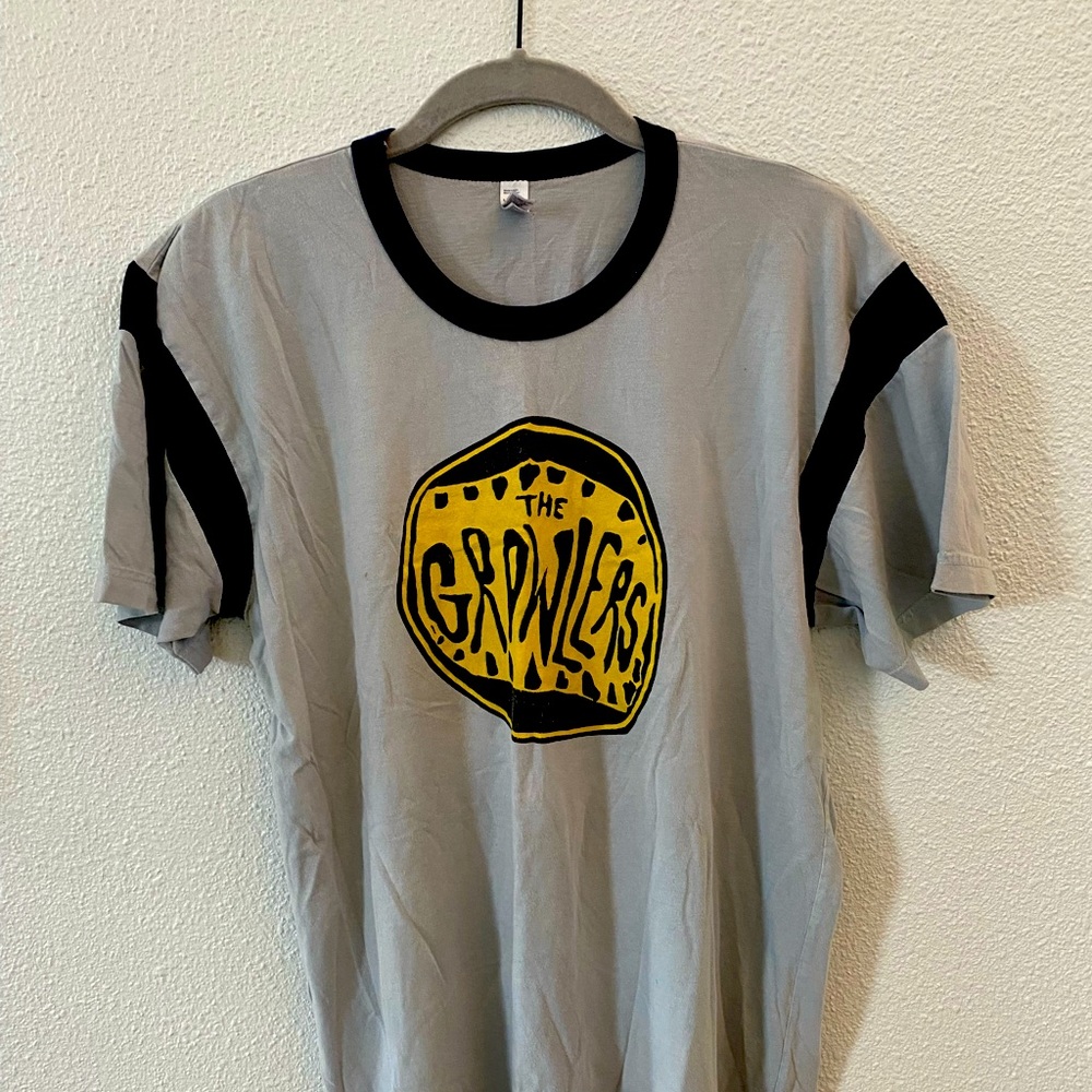 Growlers band t-shirt.